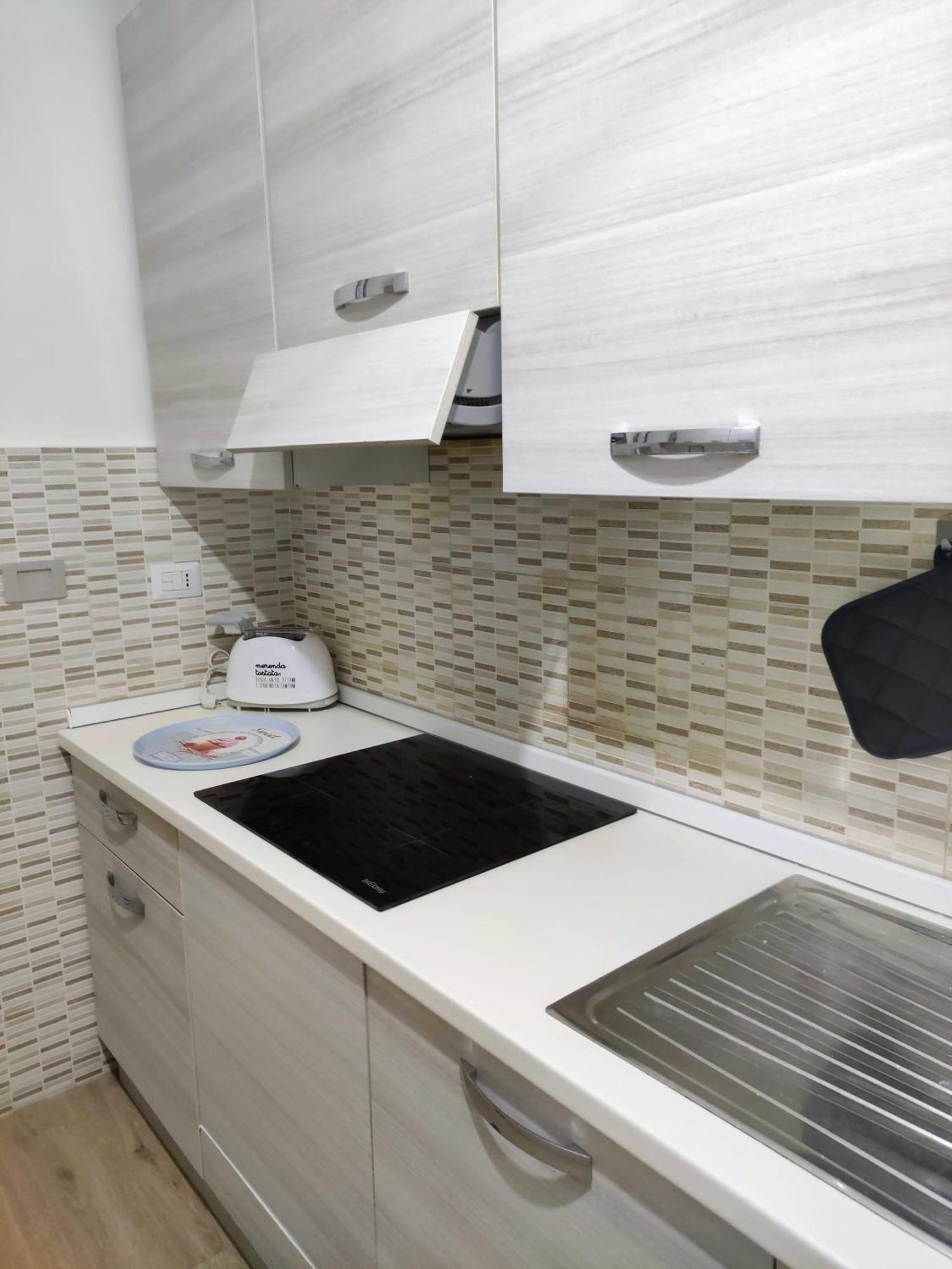 Metro Mirti Rome Suite Exterior photo